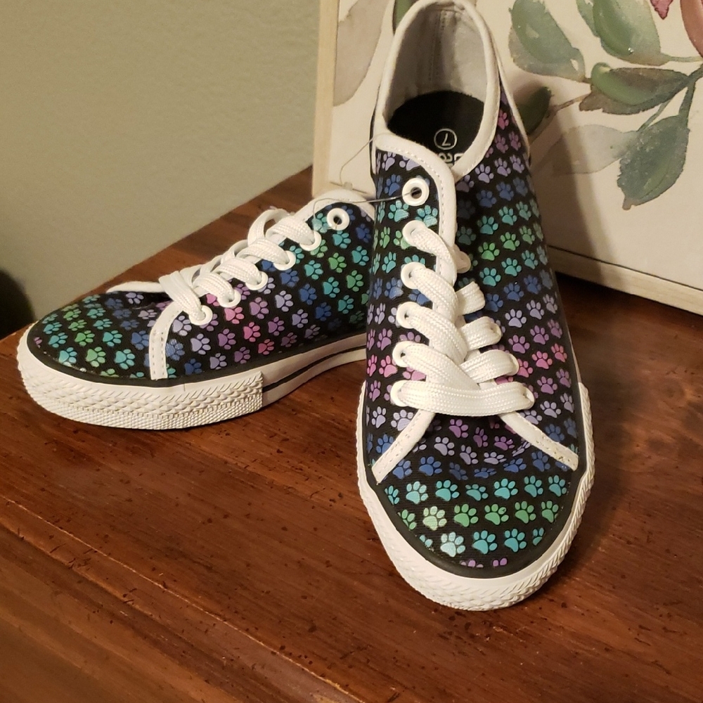 Paw Print Pattern Sneakers